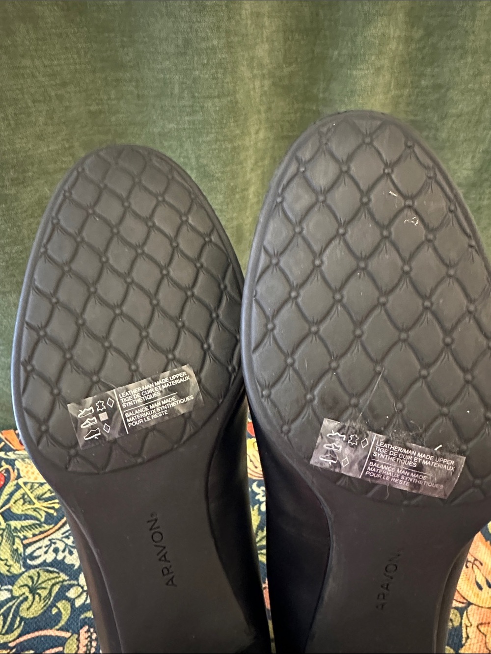 NWOB Aravon black Career Dress Pumps 9 - Picture 2 of 3